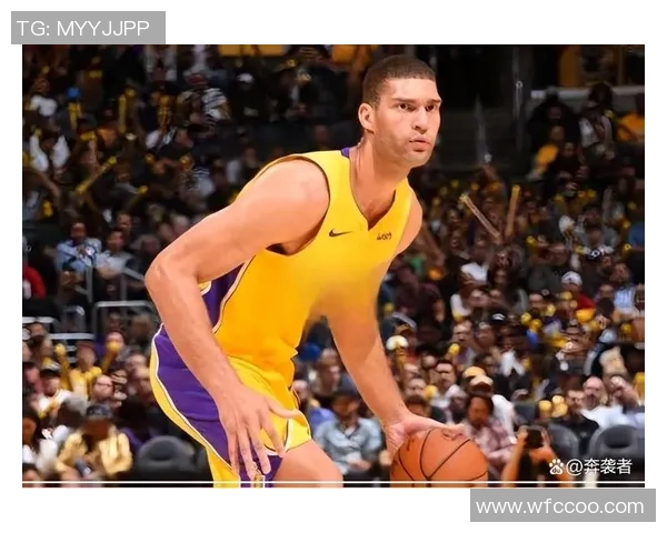 布鲁克洛佩斯的篮球之路与职业生涯精彩瞬间回顾